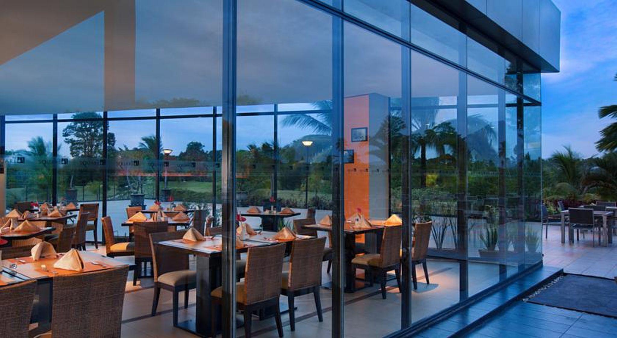 Novotel Manado Golf Resort&Convention Center Exterior foto