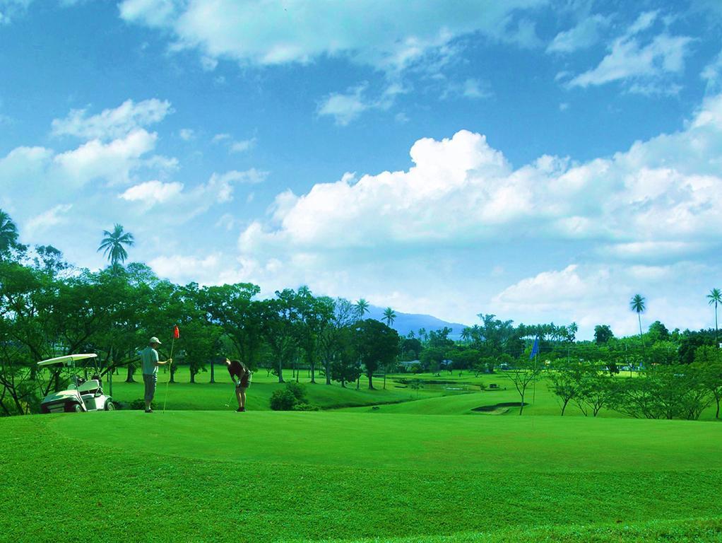 Novotel Manado Golf Resort&Convention Center Exterior foto